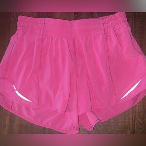 Lululemon Hotty Hot LR Short 4” *Lined